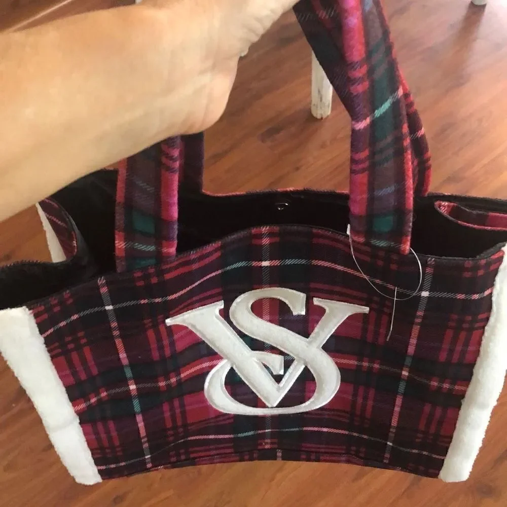 NWT Victoria's Secret red plaid Christmas tote bag with fur trim